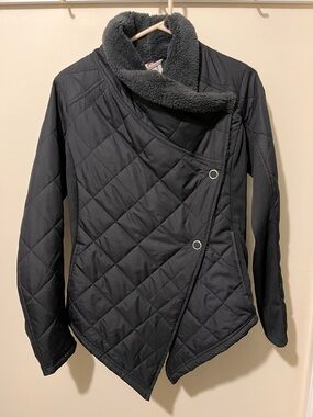 Women’s Asymmetric Quilted Jacket Sherpa lined - Black